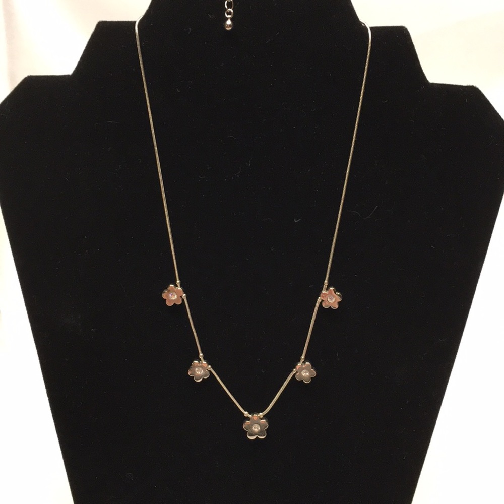 5/$25 NWOT Lia Sophia necklace Blossom